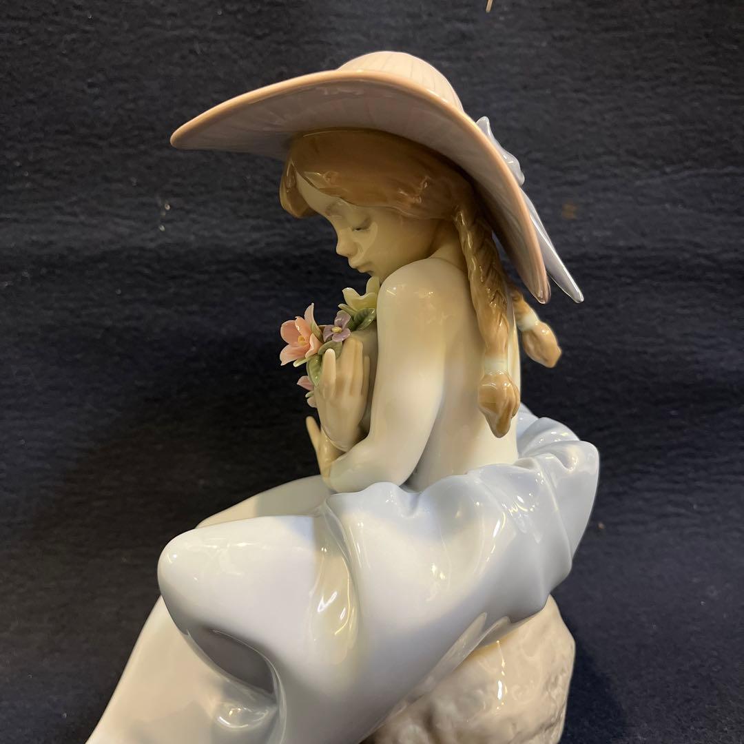 リヤドロ　花の香りに包まれて　フィギュリン　陶器　置物　人形　インテリア
