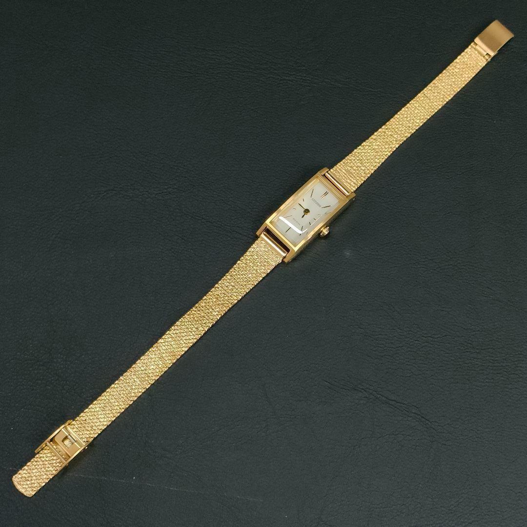 極美品　CITIZEN　シチズン　スクエア　ゴールド　ホワイト　ソーラー　腕時計