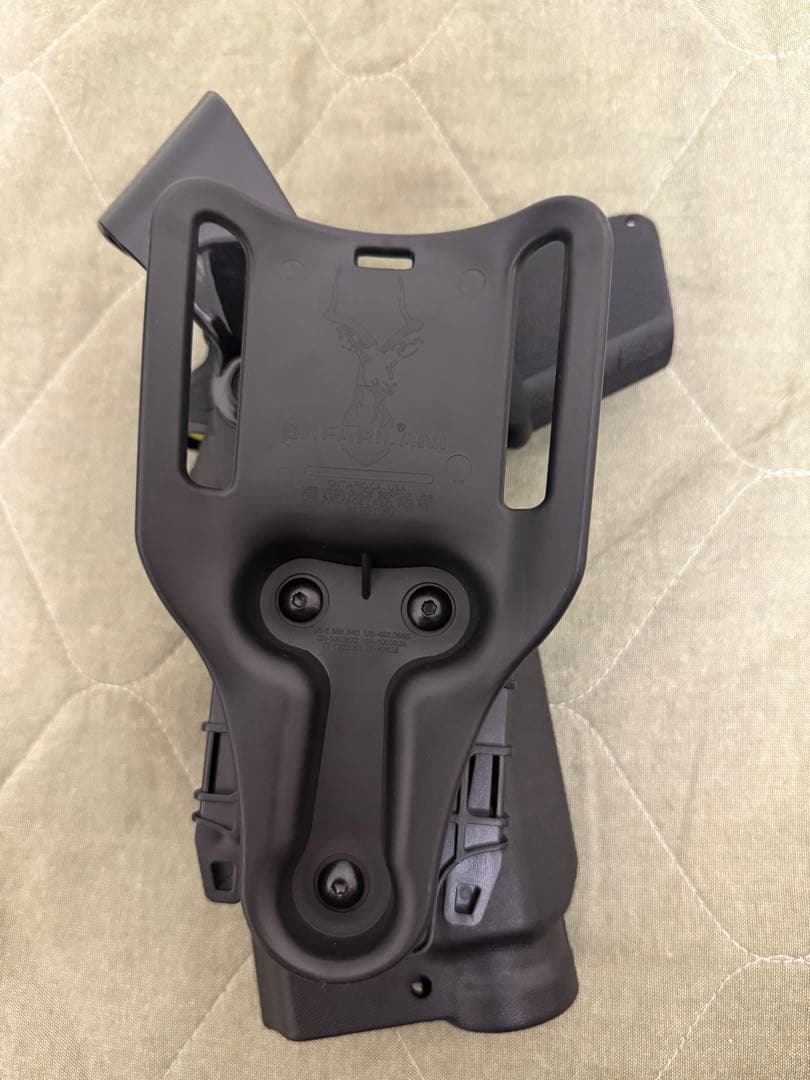 カーボネイト　ストライカー9s ライト付き 2マガジン　ホルスター付き