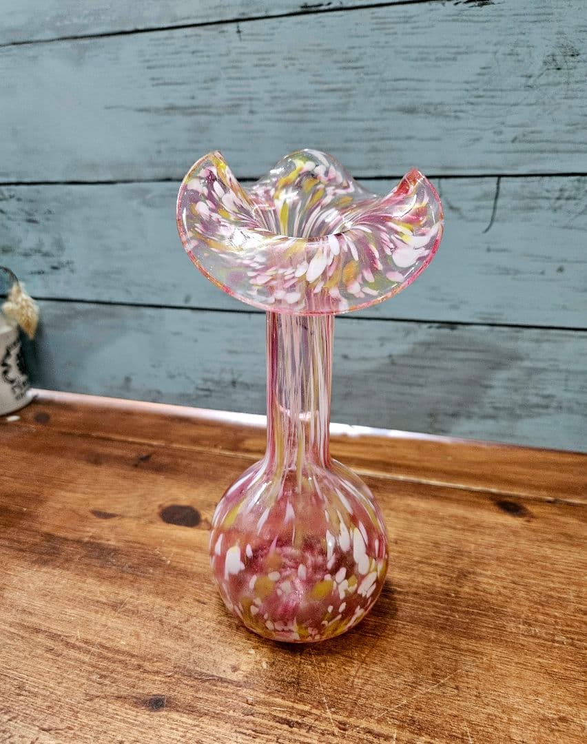 フランスアンティーク オパリンガラス クリシー フリル 花瓶 花器 一輪挿し