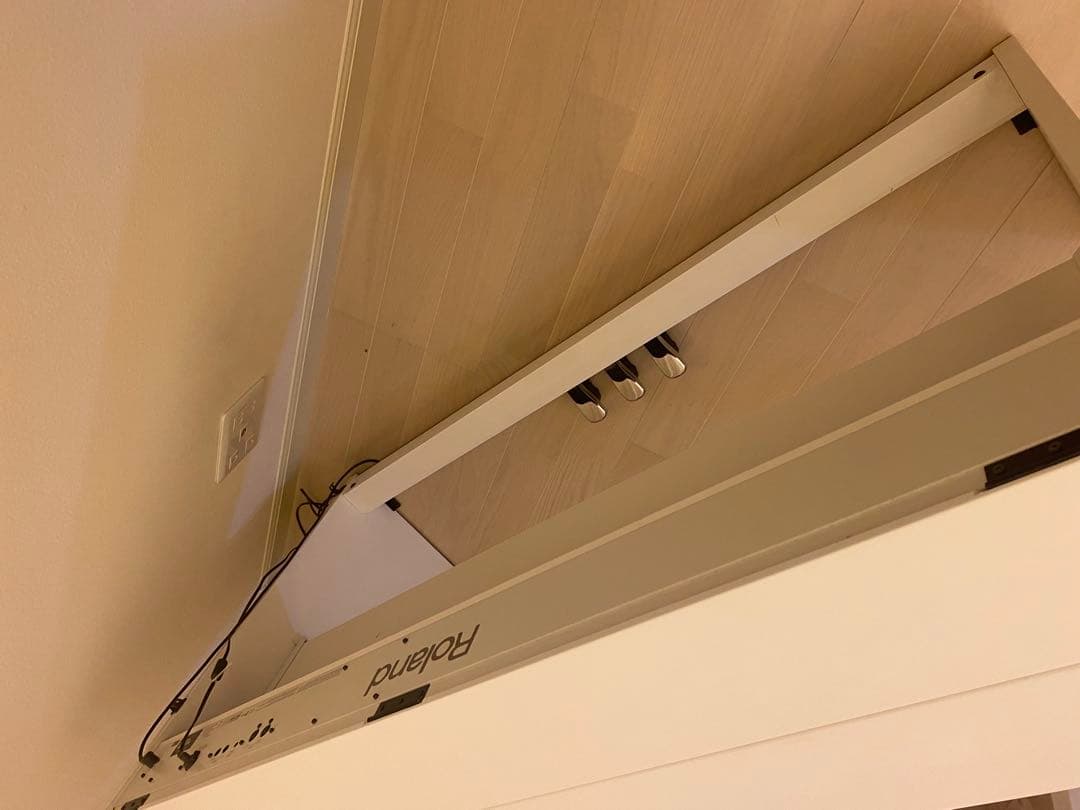 Roland F-120-WH ホワイト電子ピアノ　ローランド本体　白