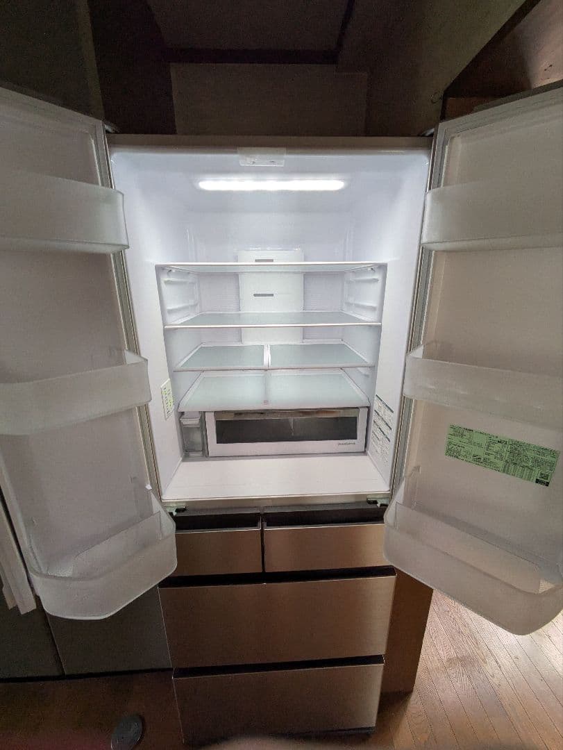 日立 冷蔵庫 617L フレンチドア R-HWC62T