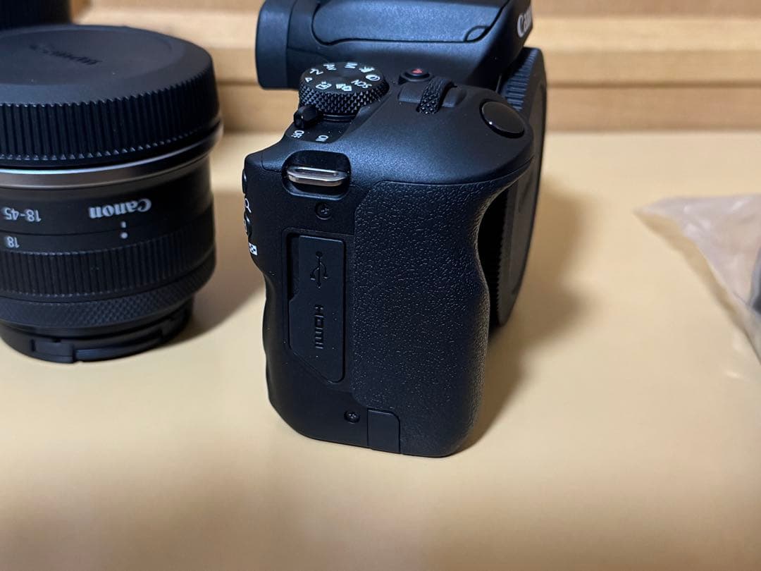 CANONキヤノン EOS R100 ダブルズームキット ミラーレス一眼カメラ