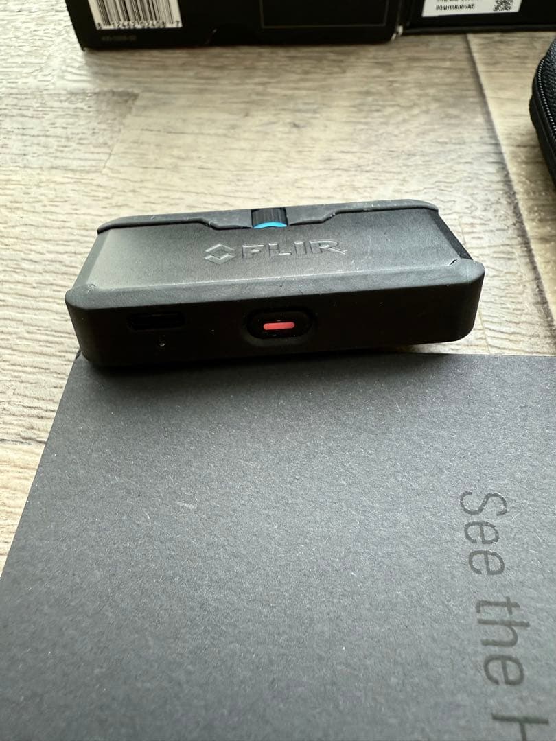 FLIR One Pro iOS用 ライトニング端子