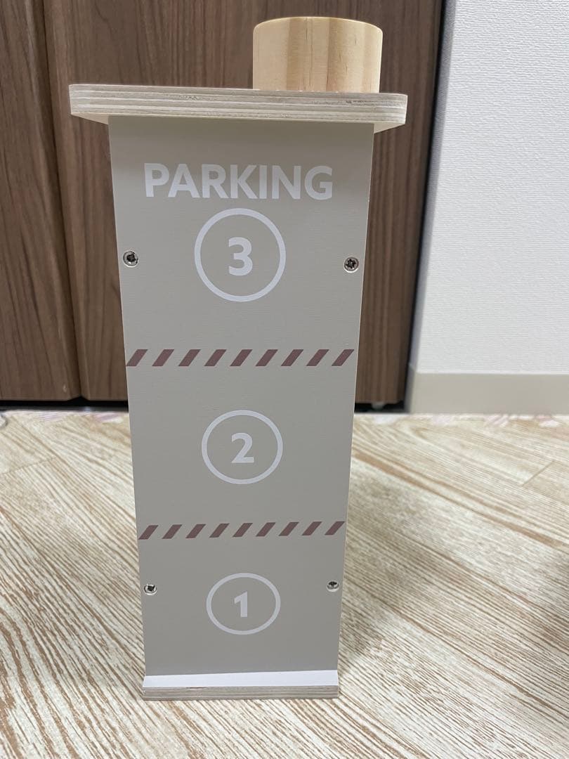 スリーズ　立体駐車場　エレベーター