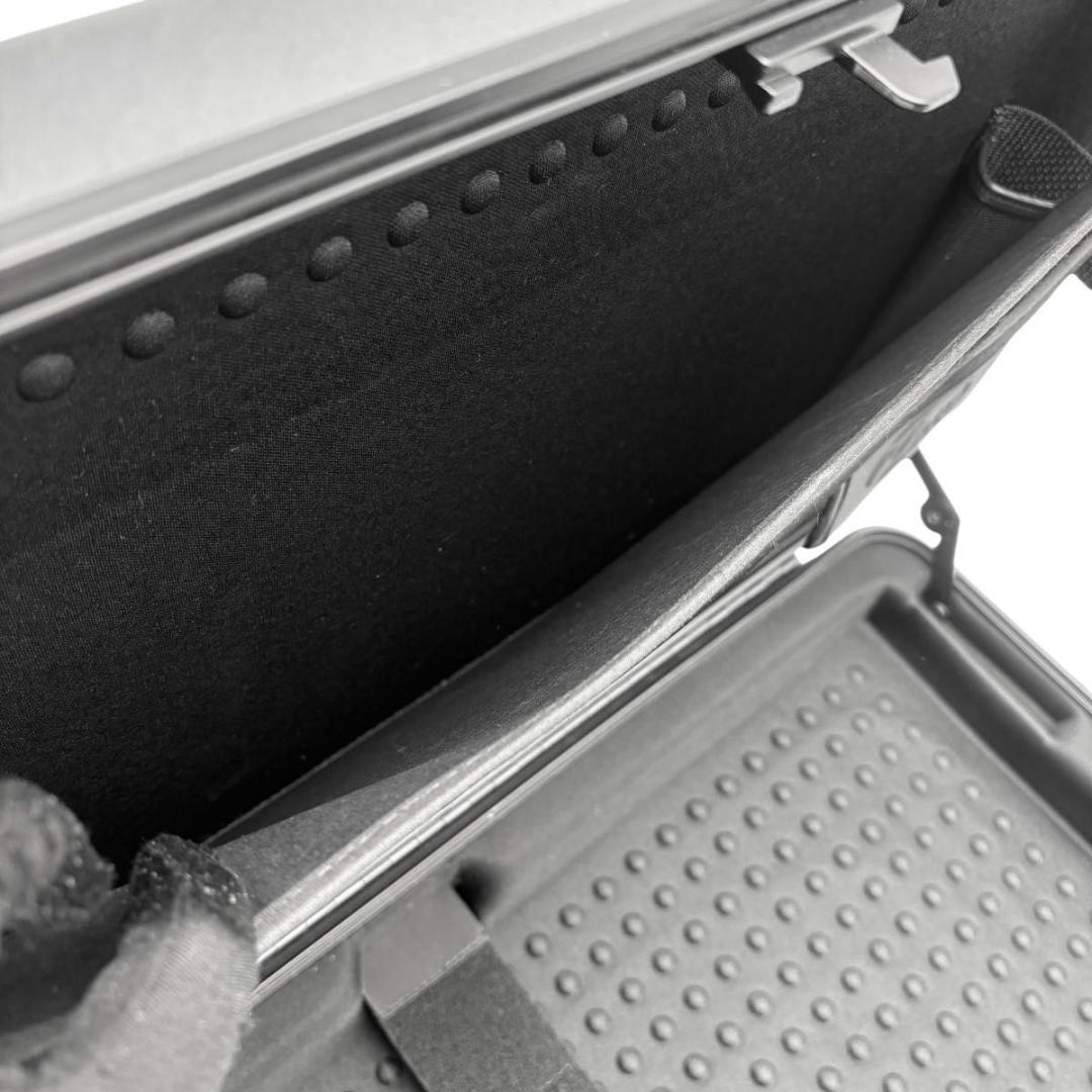 美品 ゼロハリバートン アタッシュケース 2way ビジネス ガンメタ　グレー