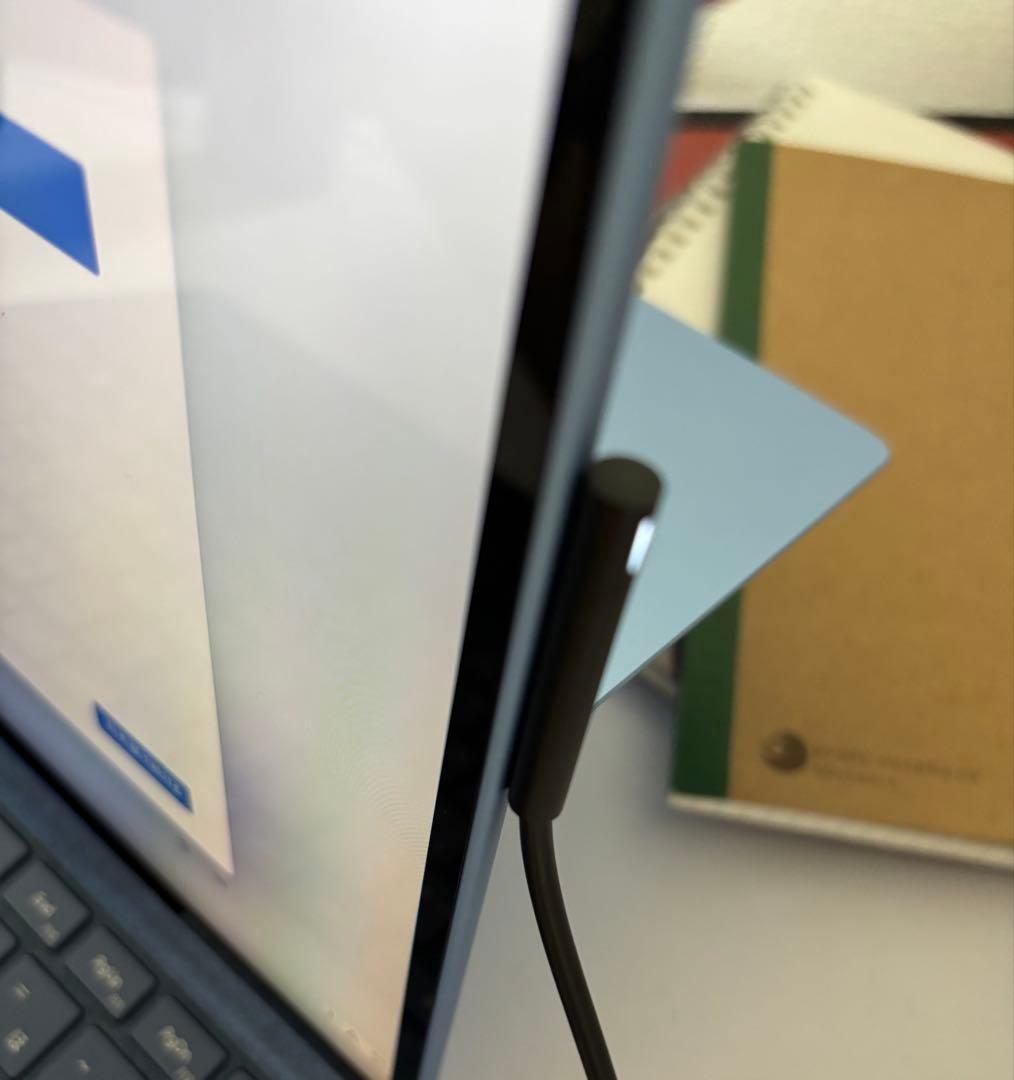 Surface Pro 9 /8GB/256GB/カバー、タッチペン付き