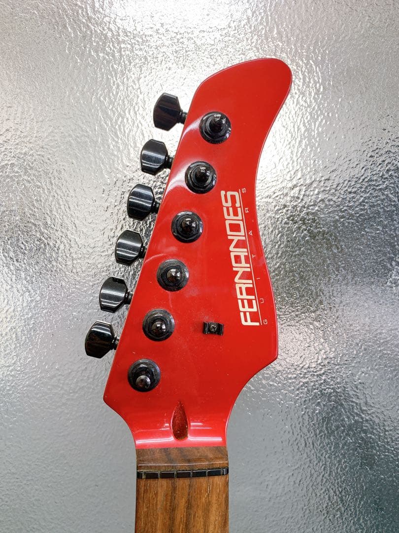 。FERNANDES フェルナンデス　エレキギター　レッド