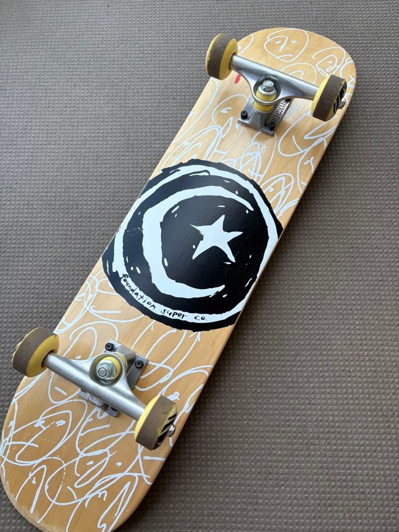 極美品　スケートボードコンプリート　スケボー　ファンデーション　中古スケボー