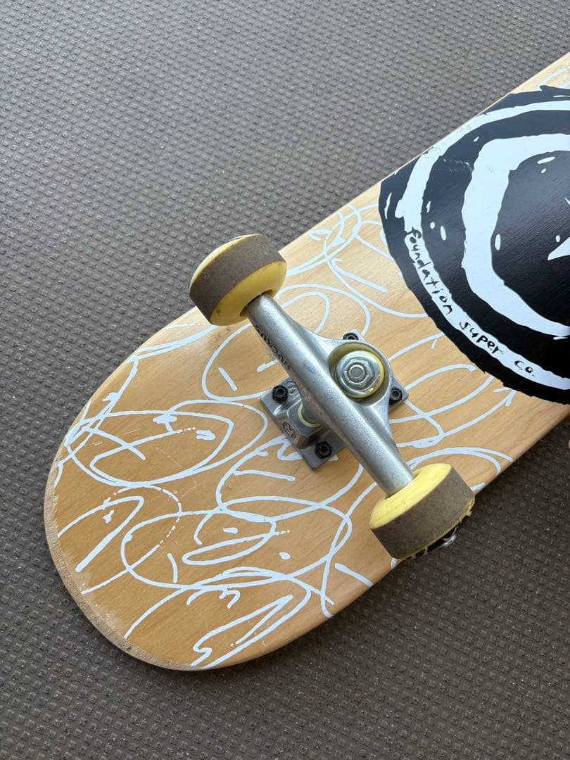 極美品　スケートボードコンプリート　スケボー　ファンデーション　中古スケボー