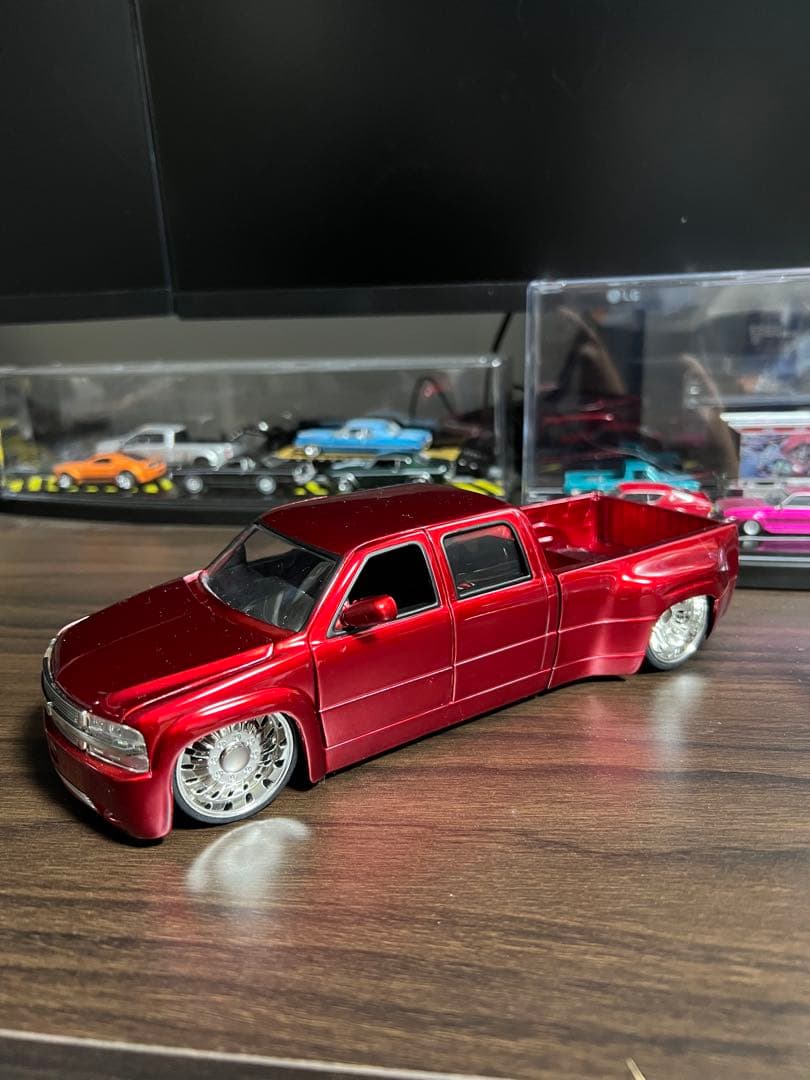 シボレー　デューリー　1/24 ミニカー　jada