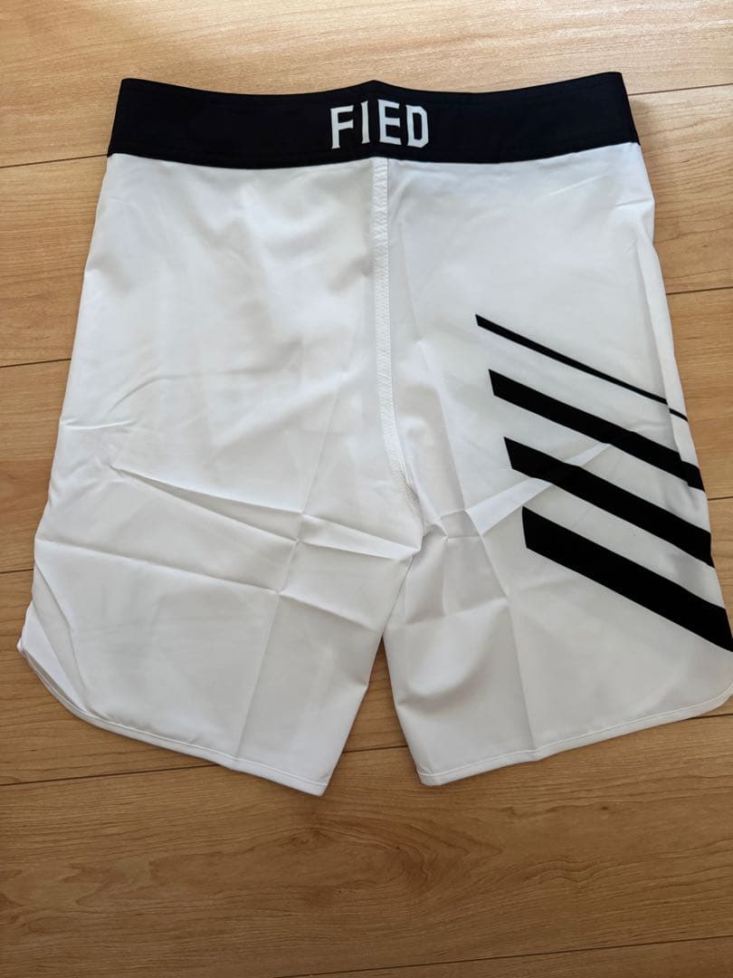 【特価】FIED サーフパンツ 水着 M ホワイト ストライプ フィジーク