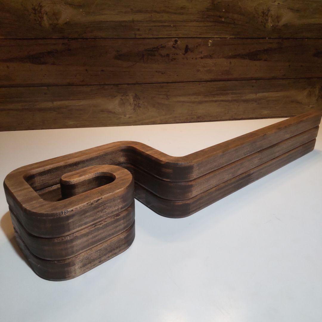 曲線デザイン　ウォールシェルフ　飾り棚　　ウォルナット　ファニー