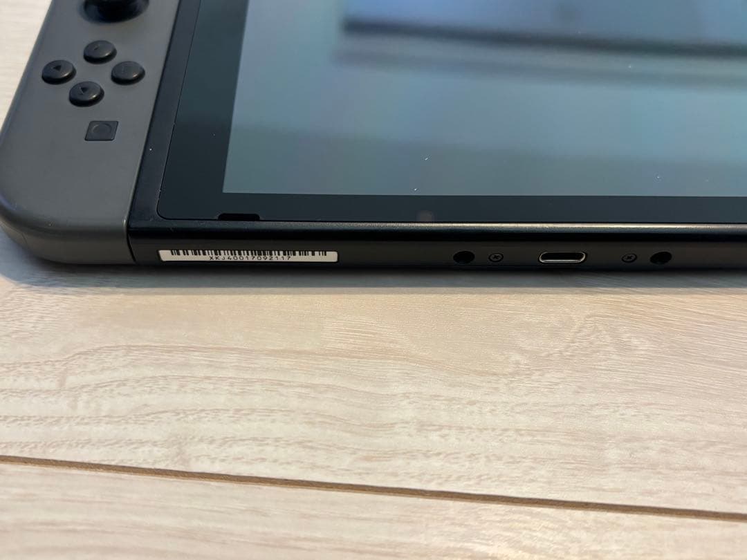 美品Nintendo Switch バッテリー強化版　ニンテンドースイッチ