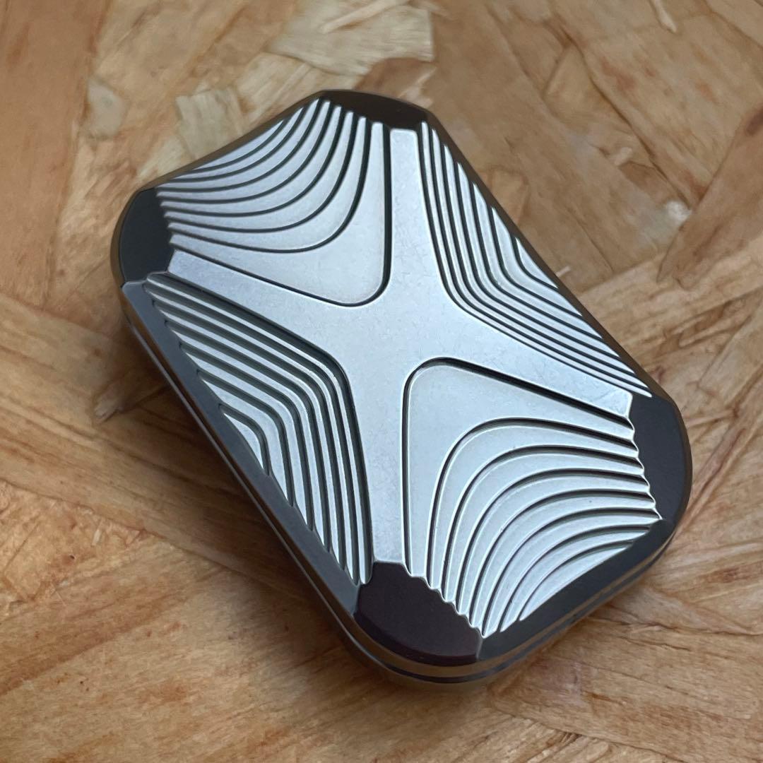 MAGNUS ToadX Titanium slider フィジェットトイ