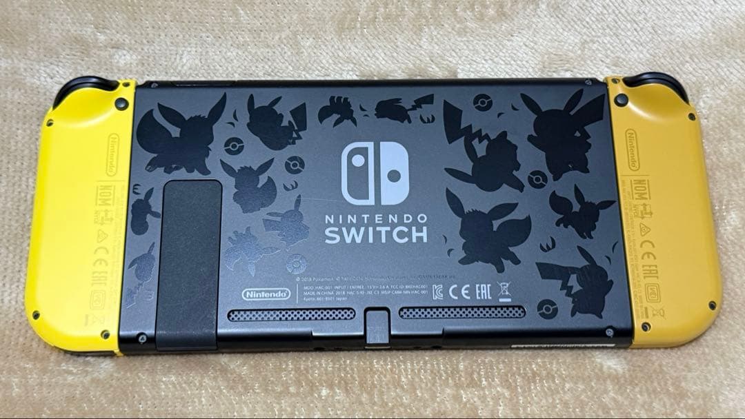 Nintendo Switch 本体【Let's Go! ピカチュウ仕様】