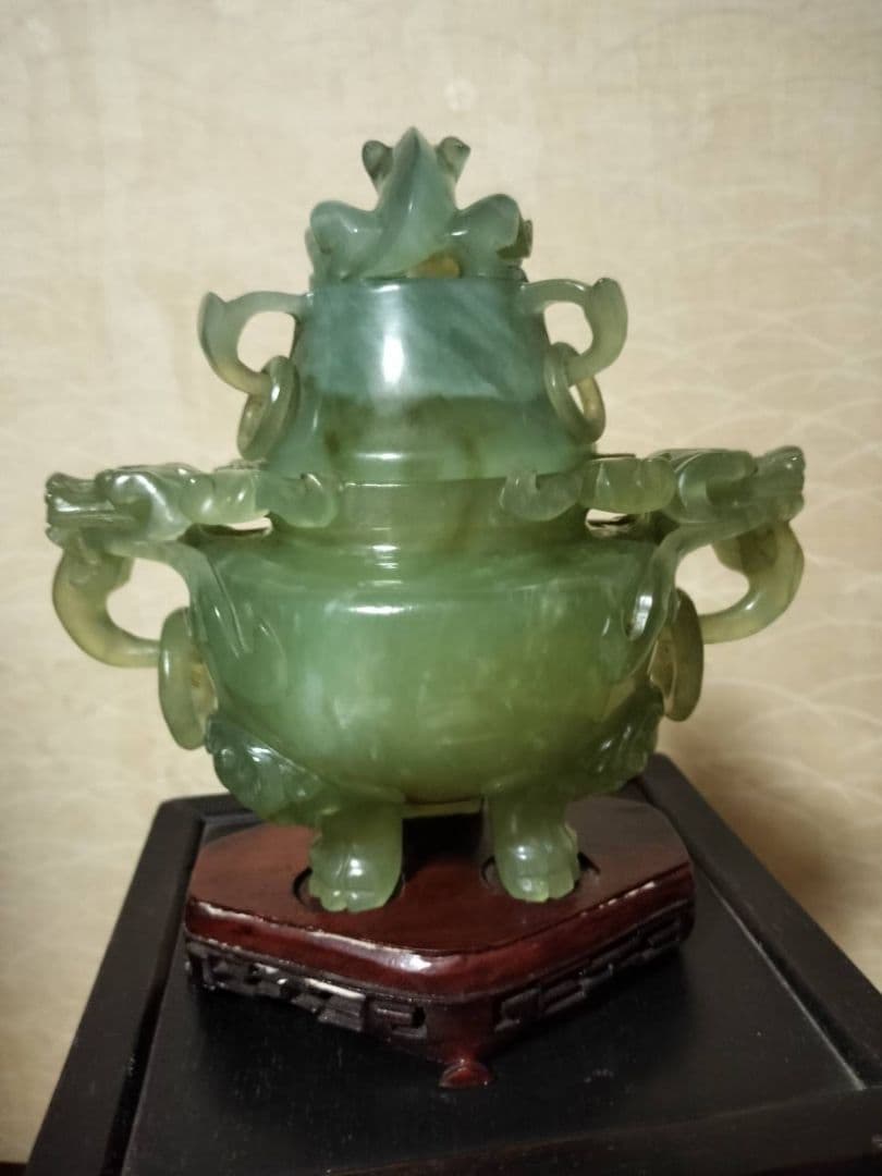 中国玉石龍紋香炉　21cmｘ21cm三足花台付