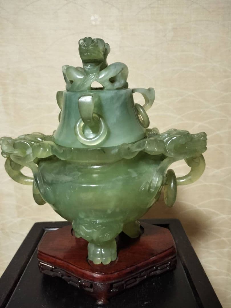 中国玉石龍紋香炉　21cmｘ21cm三足花台付