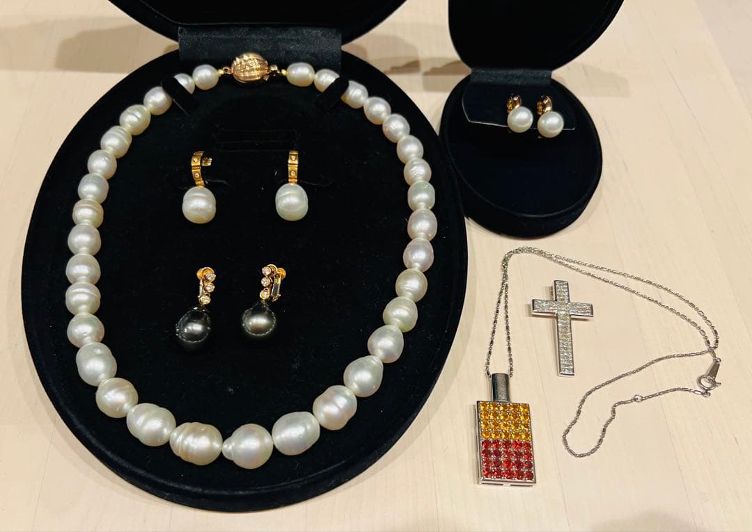 P*y様 【再オークション】遺品整理 ネックレス イヤリング 6点