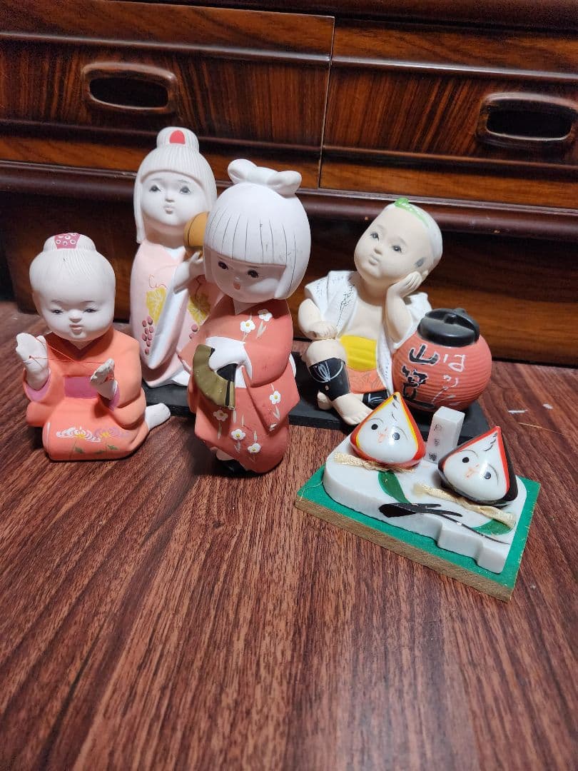 おまとめ★市松人形花柄着物&周りに飾る日本人形10体&コケシ２体。
