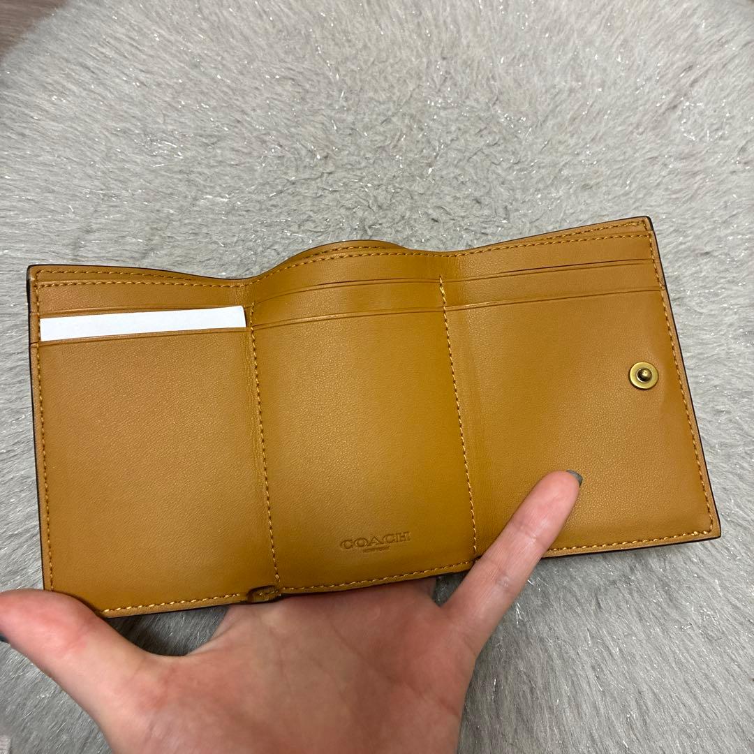 コーチ　エッセンシャル ミニ トライフォールド ウォレット・スター プリント