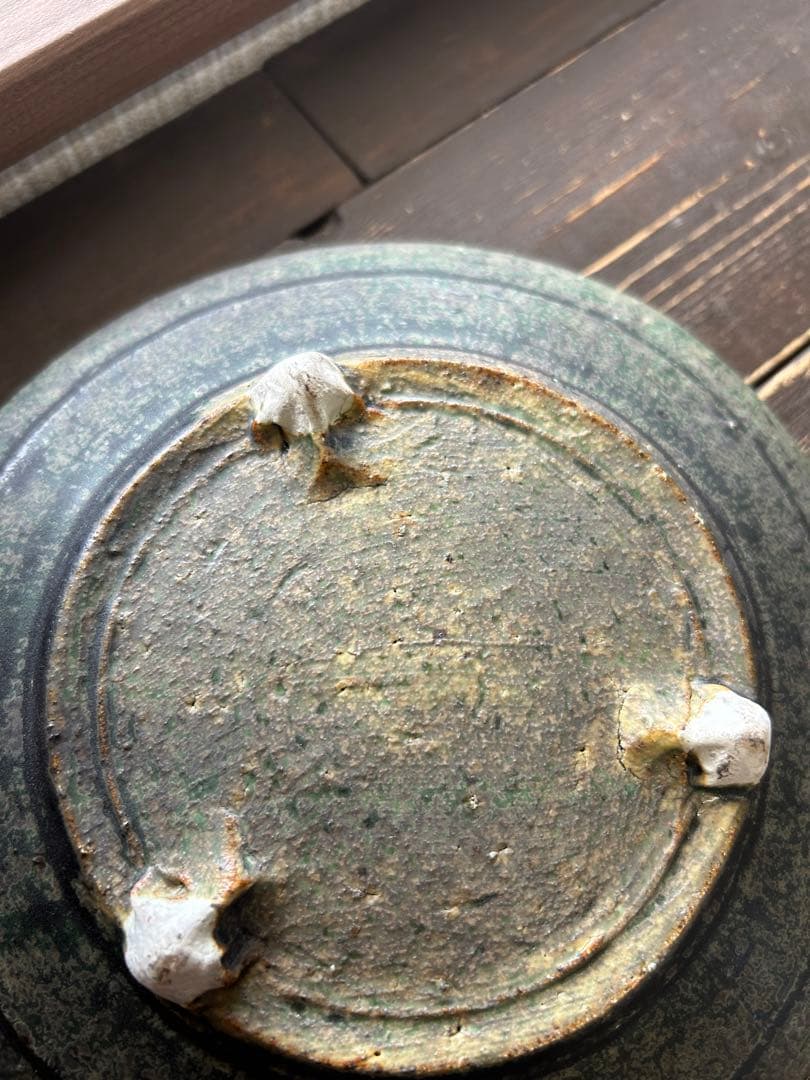大嶺實清　大嶺工房　三つ足皿　陶器　沖縄　やちむん　緑　囍屋　グリーン　読谷