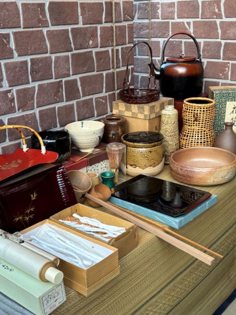 茶道具銅水注銅薬缶水指花籠織部焼黒楽茶碗備前焼花器徳利漆器三木町棚覚々斎好江岑棚