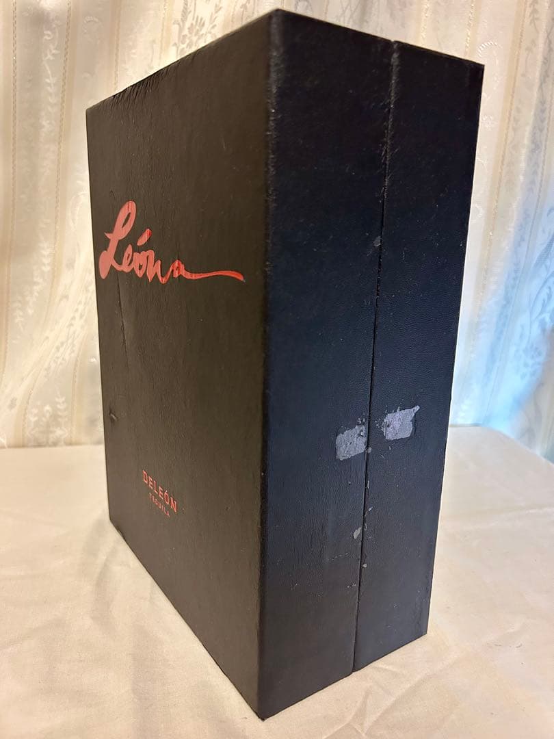 デレオンテキーラ　レオナ　ヒップフラスコ付き