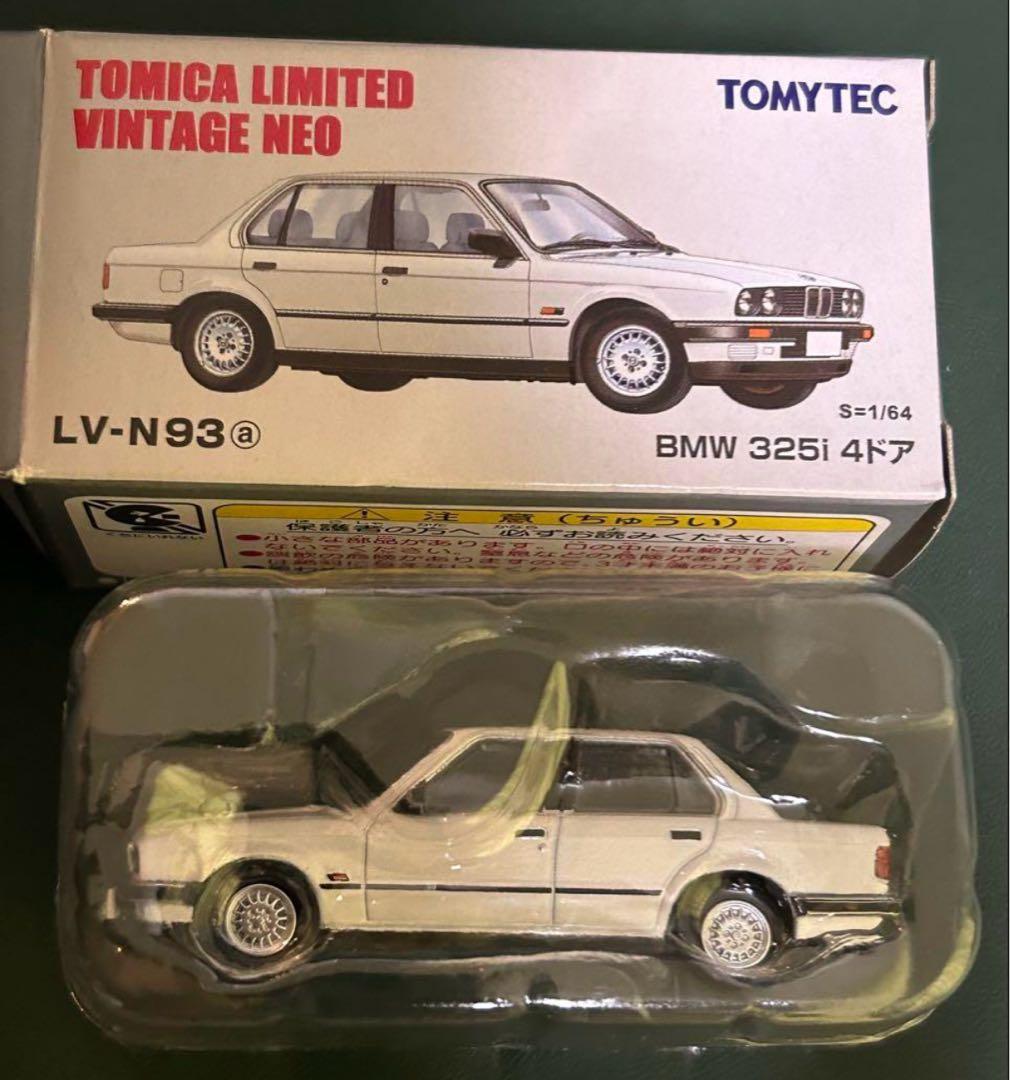 トミカリミテッドヴィンテージネオ BMW 325i 4ドア 白