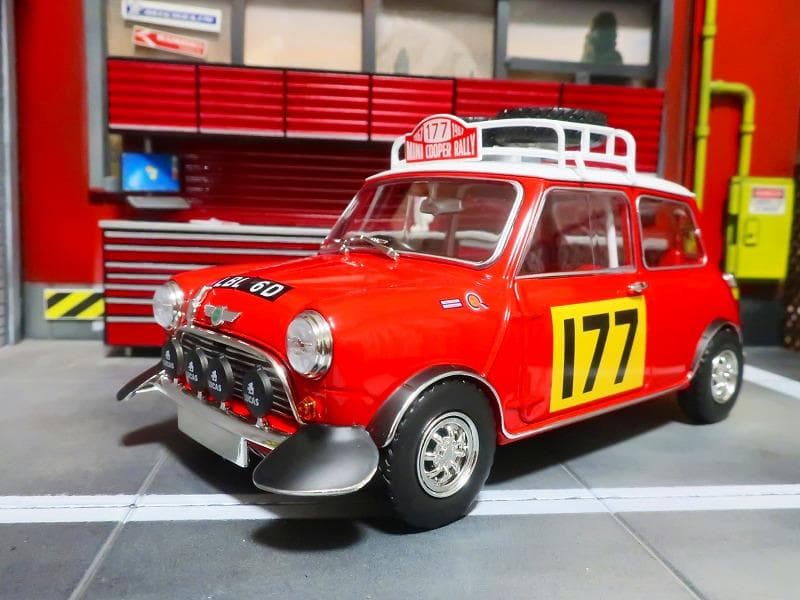 1/18 ミニクーパーS モンテカルロラリー 優勝車 1967 #177