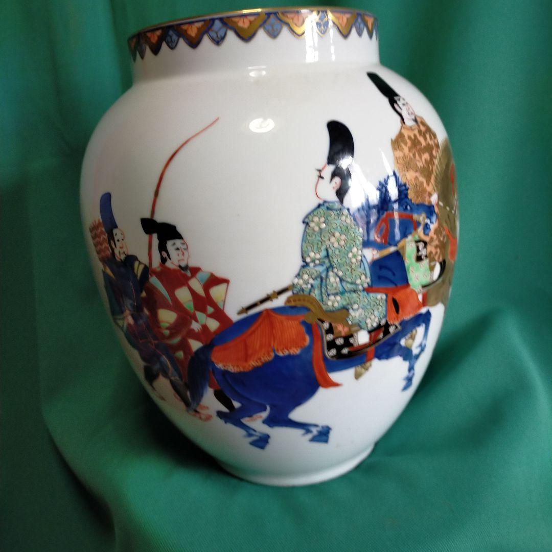 有田　伊万里　武士と馬の絵柄の陶器壺