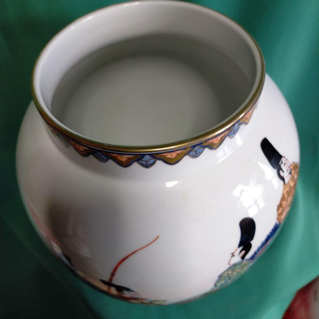 有田　伊万里　武士と馬の絵柄の陶器壺