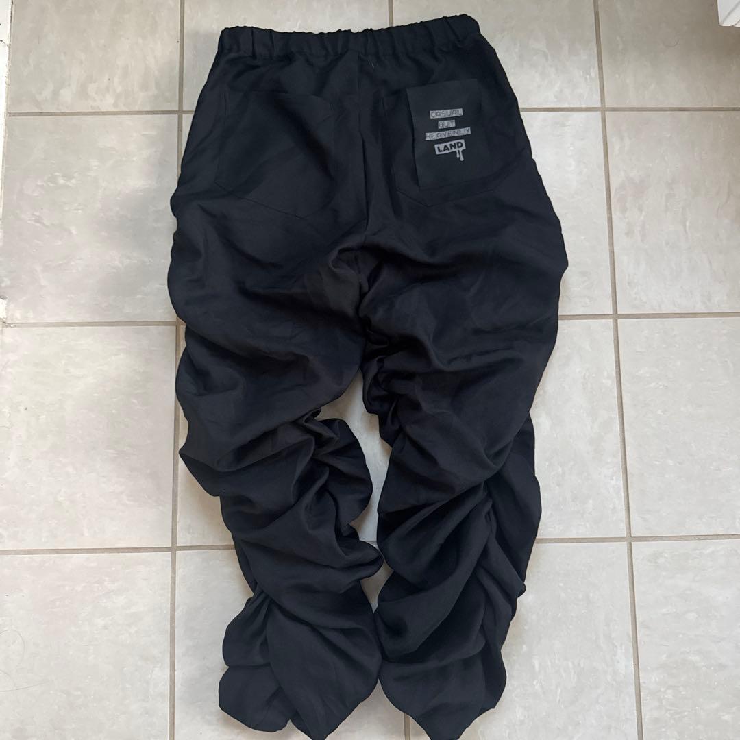 Land by MILKBOY 黒くしゅくしゅパンツ 赤い紐付き