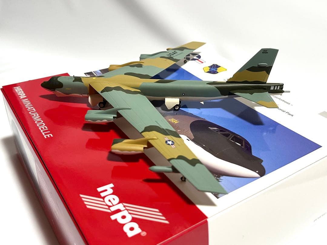航空機・ヘリコプター herpa 1/200 B-52G Stratofortress
