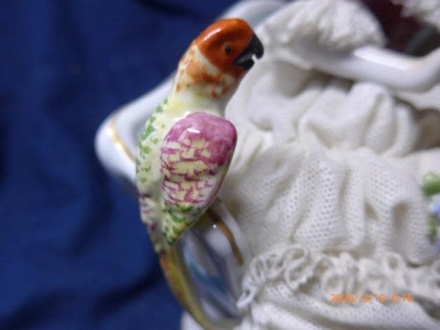 絵のように美しいウィンターヴァイスバッハ　レースドール フィギュリン 難あり