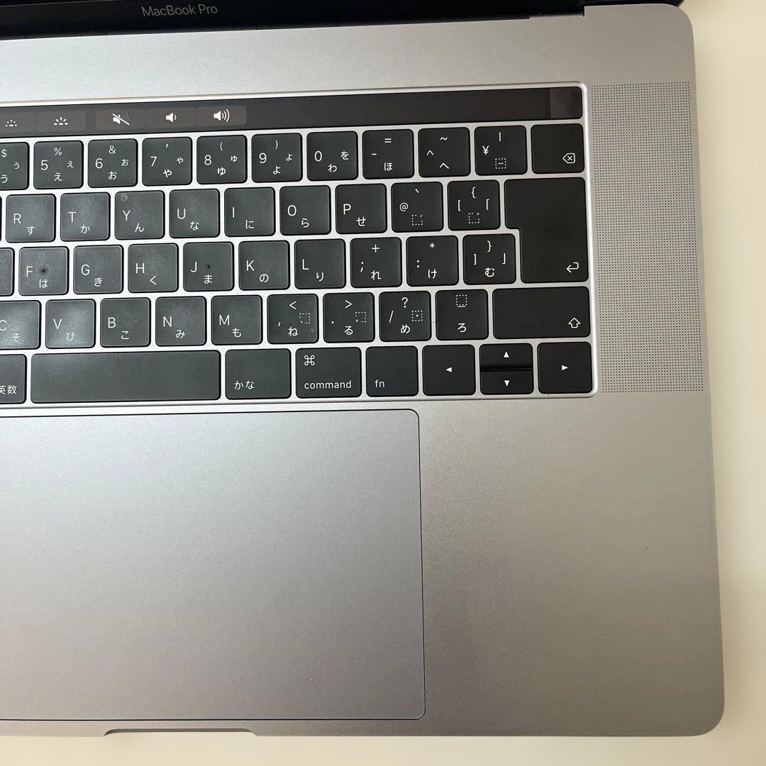 MacBook Pro 2018 15インチ 本体