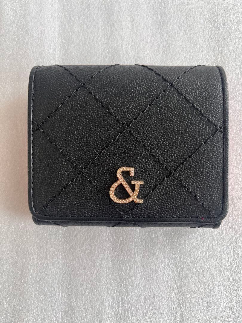【未使用】PINKY&DIANNE キルティング 二つ折り財布 ブラック