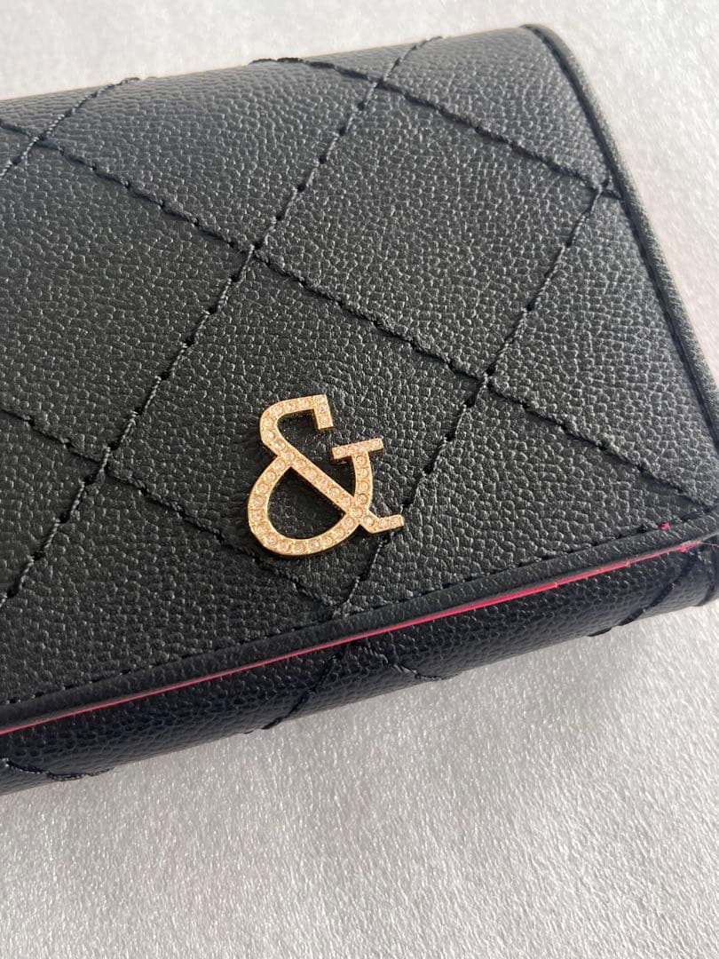 【未使用】PINKY&DIANNE キルティング 二つ折り財布 ブラック