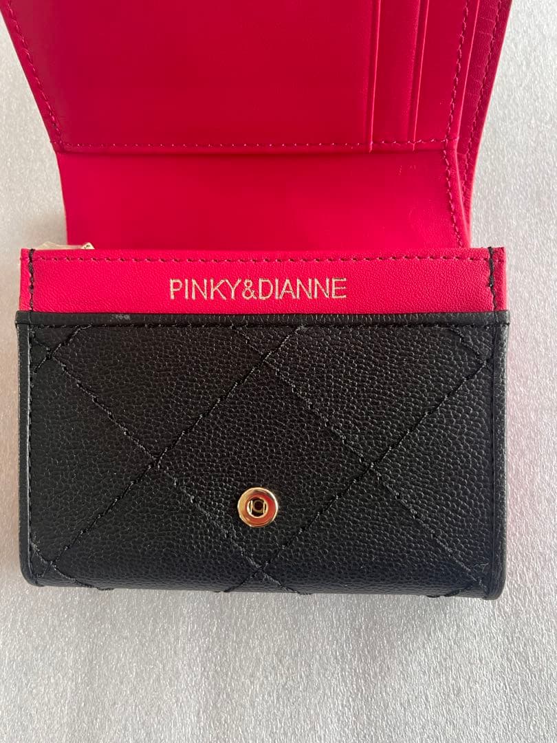 【未使用】PINKY&DIANNE キルティング 二つ折り財布 ブラック