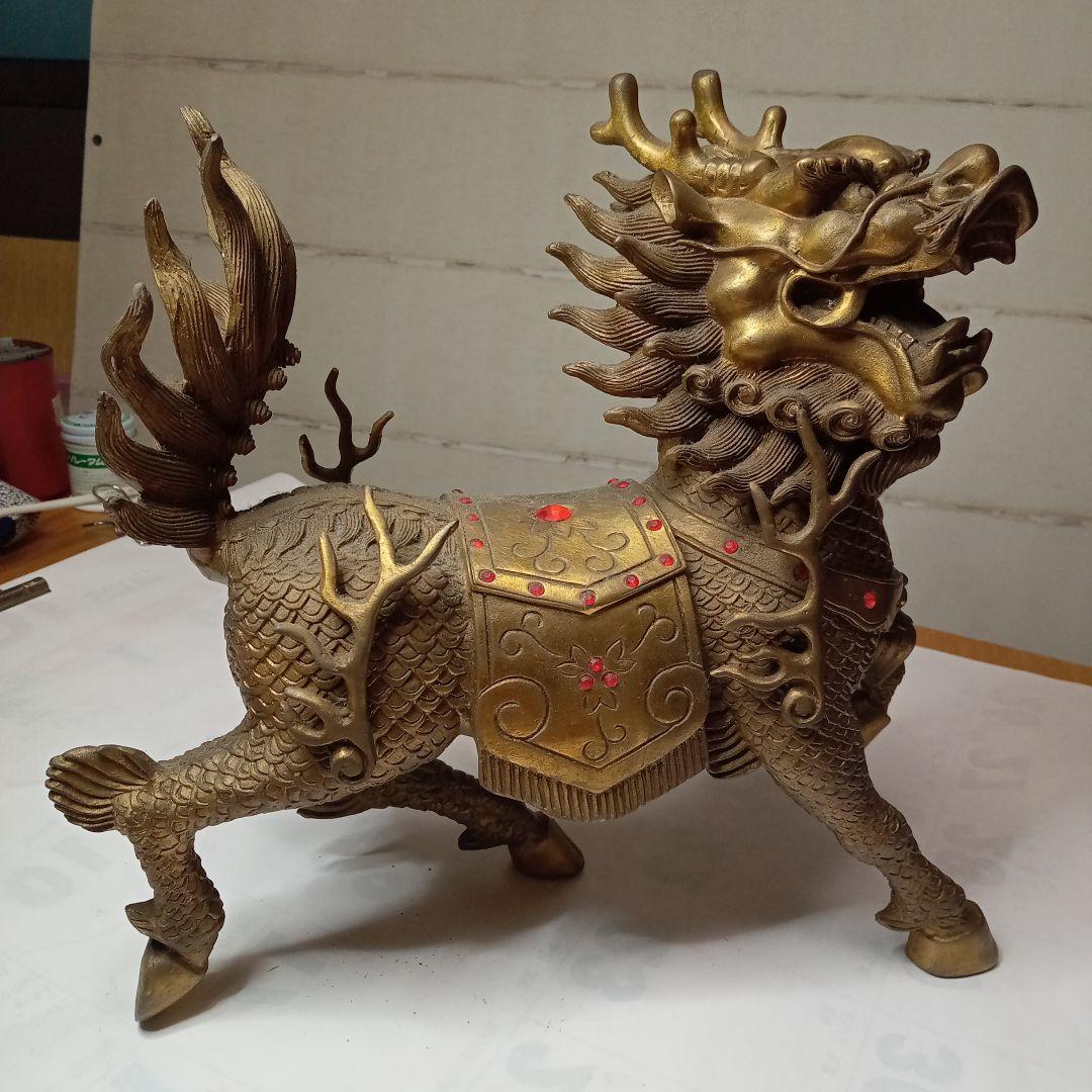 真鍮色の獅子像 金属製