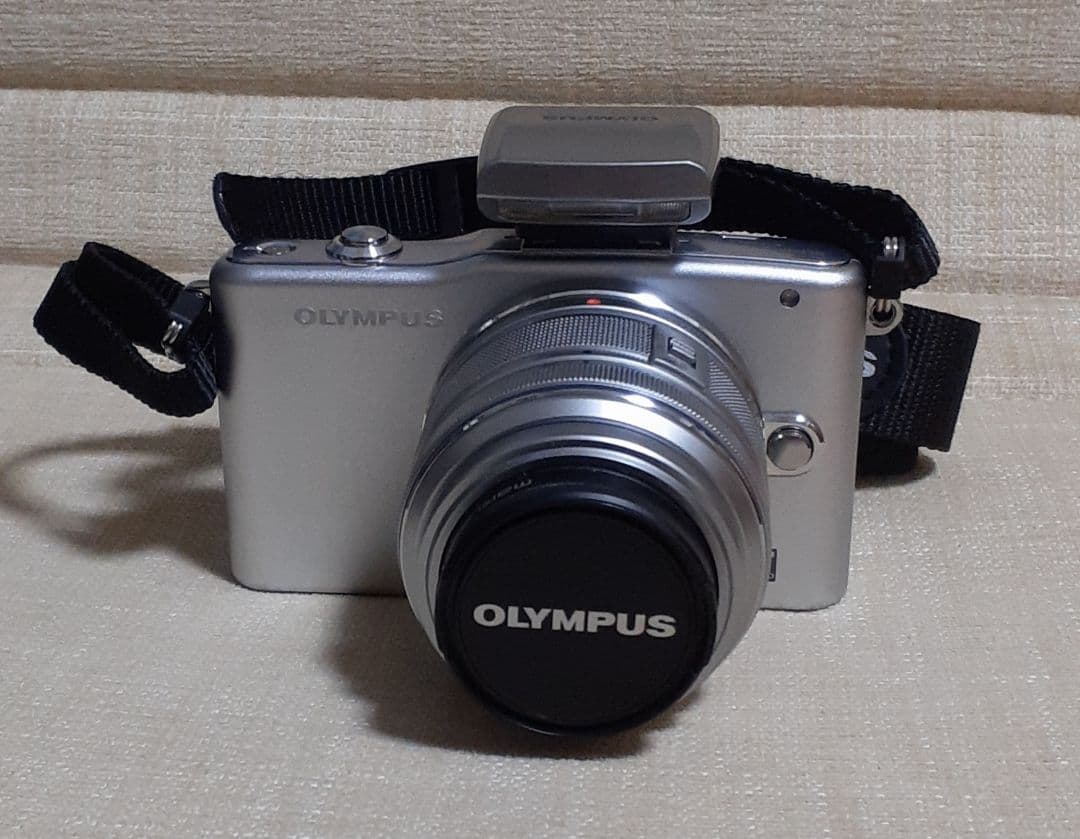 超希少 OLYMPUS オリンパス PEN E-PM1 ミラーレスカメラ