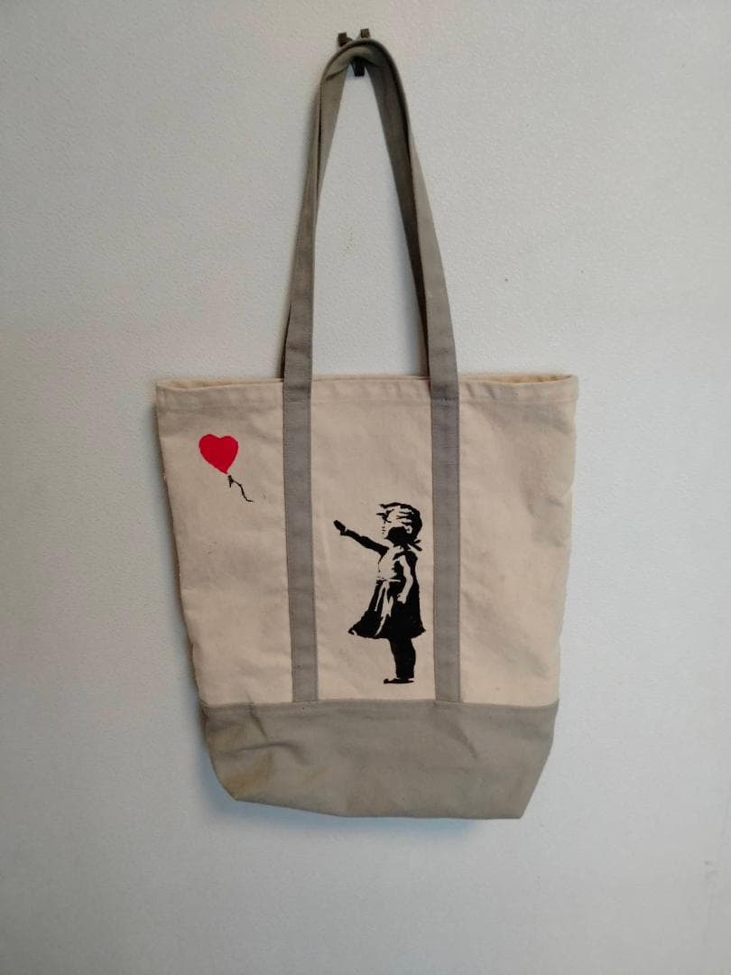 風船と少女（バック）