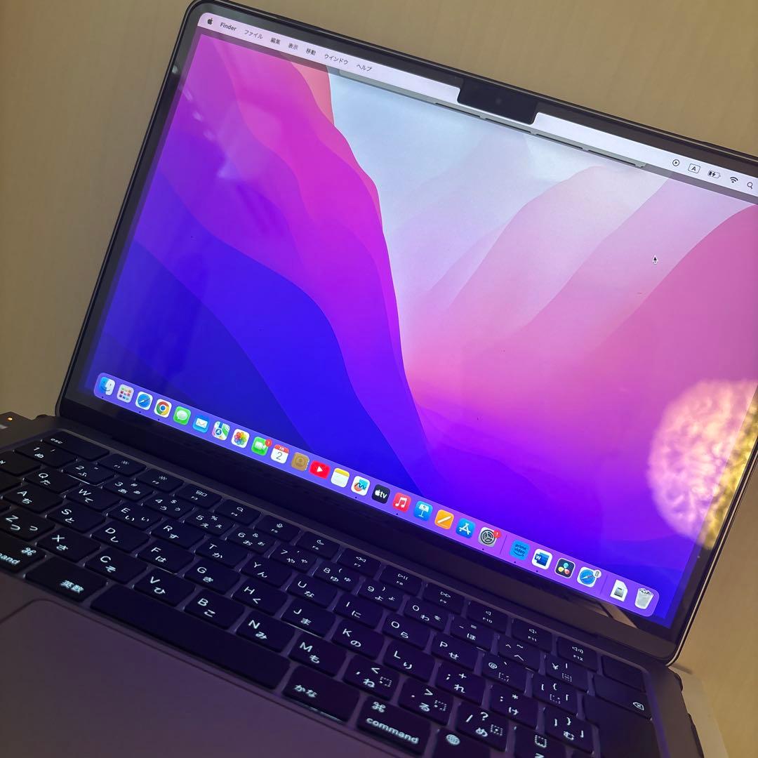 MacBook Air M2チップ　13インチ　スペースグレイ