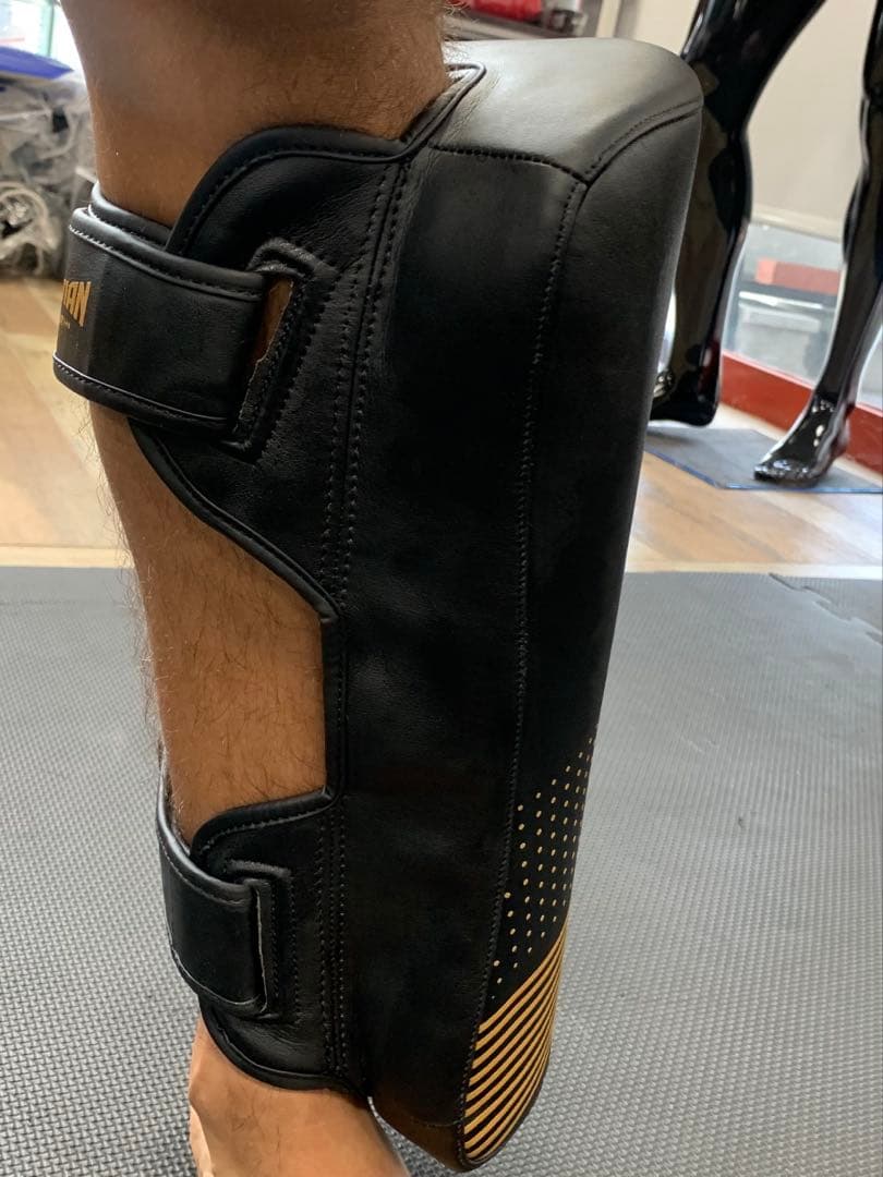 カーフキックミット 左右利用できます