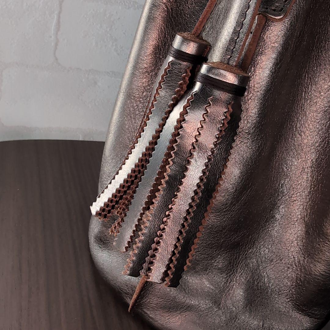 IL BISONTE バケツ型ショルダーバッグ ゴールド