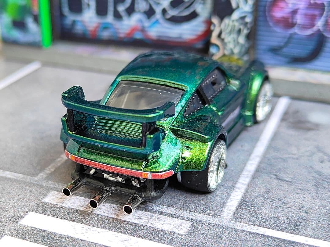 ホットウィールカスタム ポルシェ RWB マジョーラ緑 ✩深リム☆トミカ改造