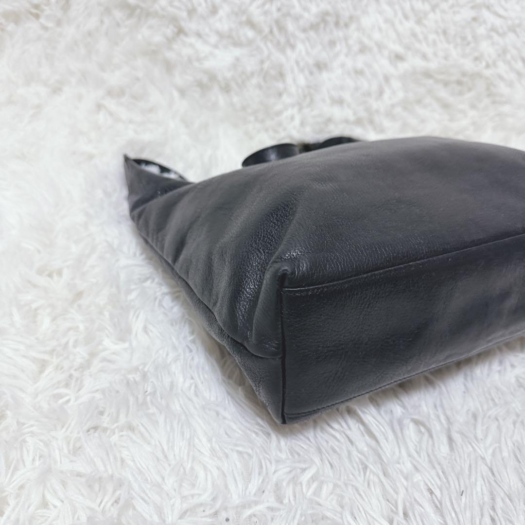 IL BISONTE イルビゾンテ　ハーフムーン　ショルダーバッグ　ブラック