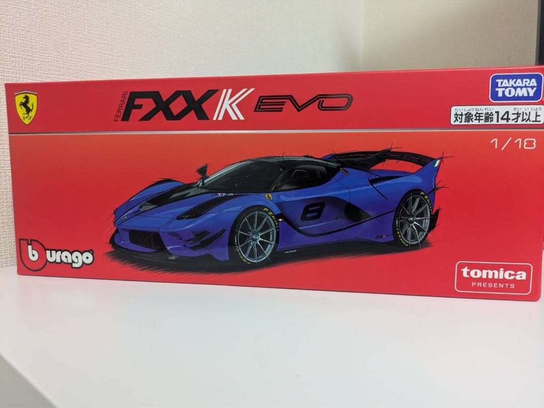 トミカプレゼンツ ブラーゴ シグネチャーシリーズ 1:18 FXX-K EVO