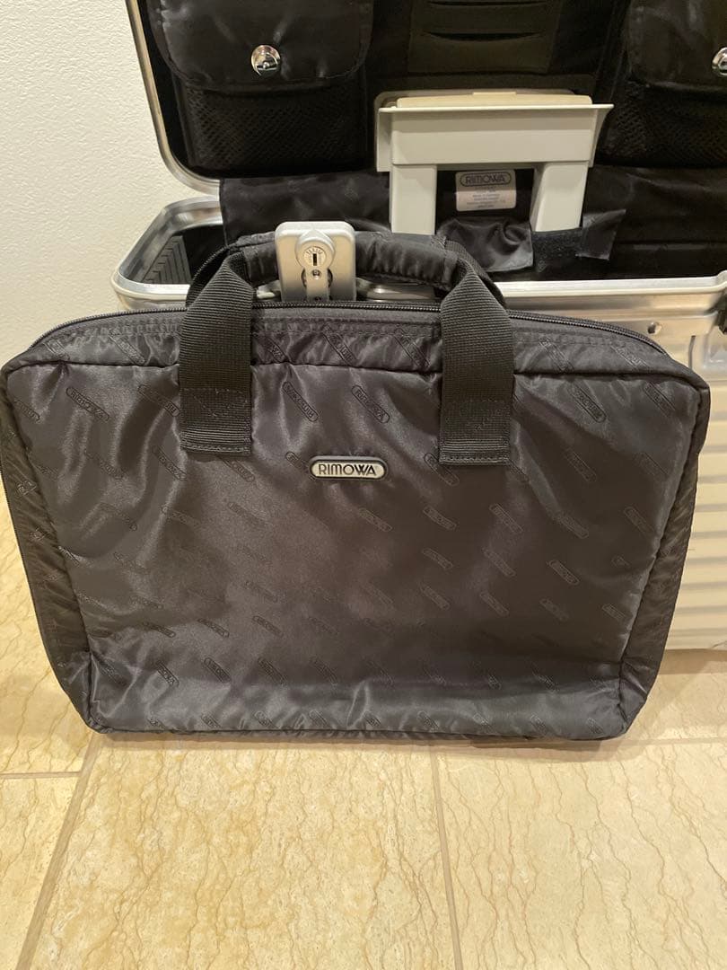 Rimowa スーツケース　パイロット　2輪