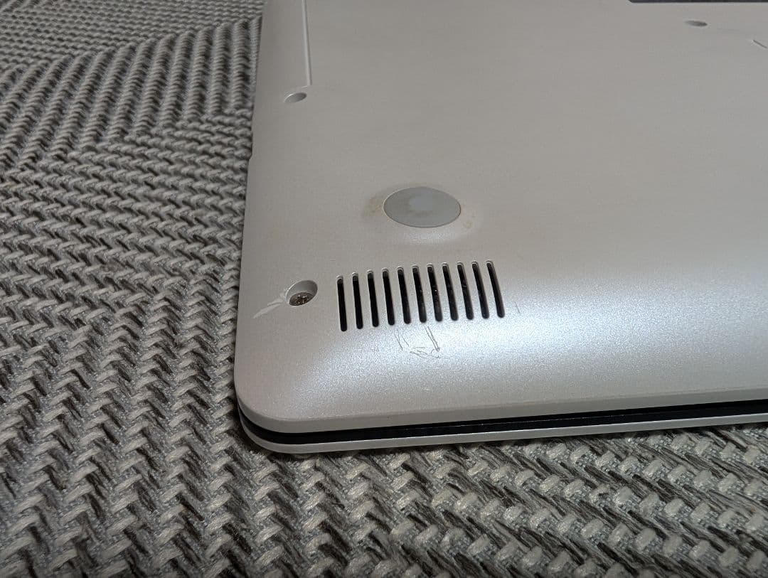 【送料込】DELL Inspiron3581